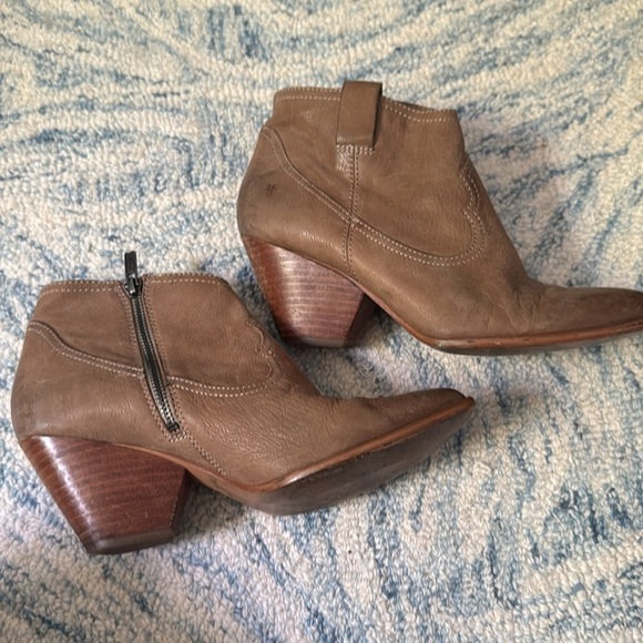 Frye Reina Leather Short Ankle Cuban Heeled Tan Boot Women's 8M Ash - Picture 2 of 6